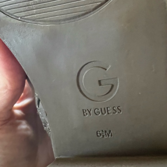 Guess lace up ankle boots - Picture 11 of 11